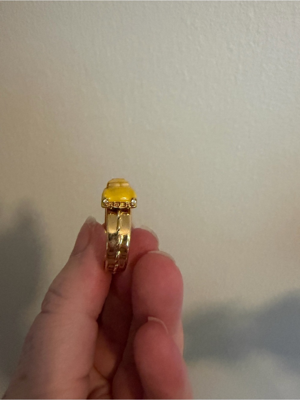 Kate Spade Yellow Taxi Cab Gold Ring size 7 - Picture 2 of 3